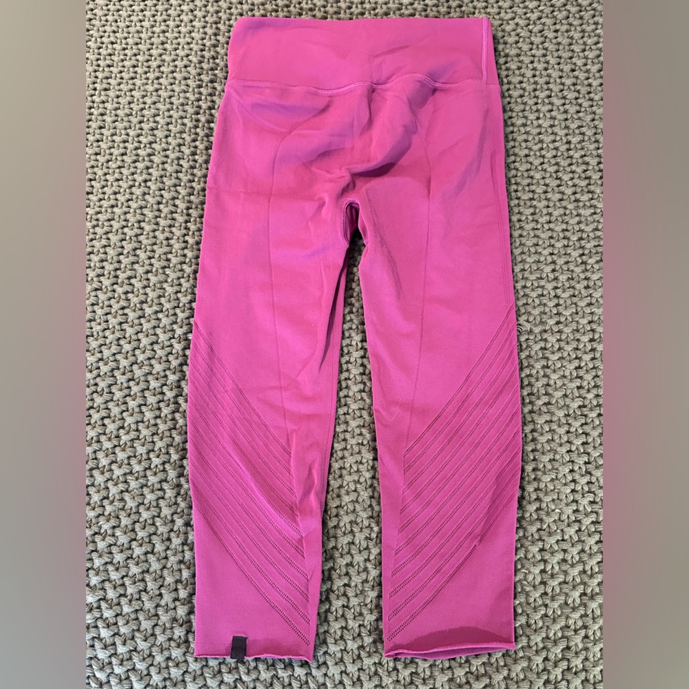 Lululemon purple cropped leggings